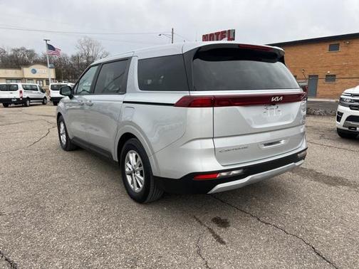 2022 Kia Carnival LXS