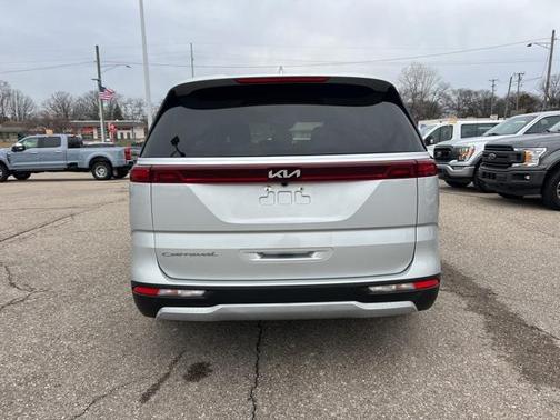 2022 Kia Carnival LXS