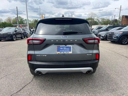 Carbonized Gray Metallic 2024 Ford Escape Active