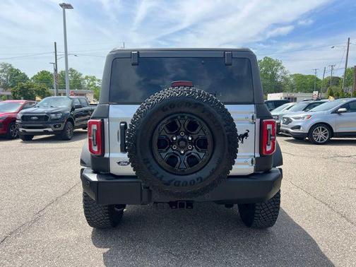 Iconic Silver Metallic 2023 Ford Bronco Wildtrak