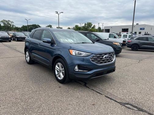 Photo 3 of 32 of 2019 Ford Edge SEL