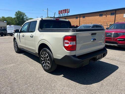 Terrain 2024 Ford Maverick Lariat