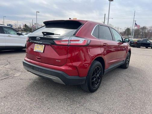 Rapid Red Metallic Tinted Clearcoat 2023 Ford Edge SEL