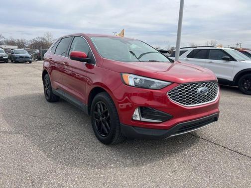 Rapid Red Metallic Tinted Clearcoat 2023 Ford Edge SEL