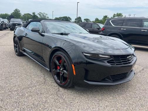 2022 Chevrolet Camaro RWD Convertible LT1