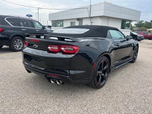 2022 Chevrolet Camaro RWD Convertible LT1