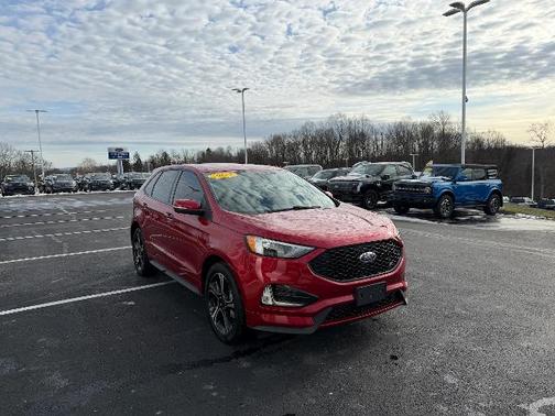 2022 Ford Edge ST
