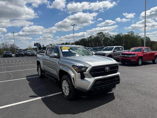 White 2025 Toyota Tacoma SR5