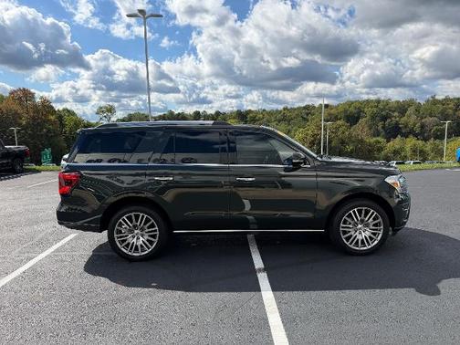 2022 Ford Expedition LIMITED