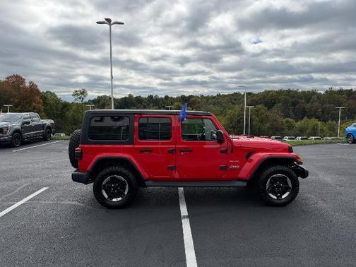2018 Jeep Wrangler Unlimited SAHARA