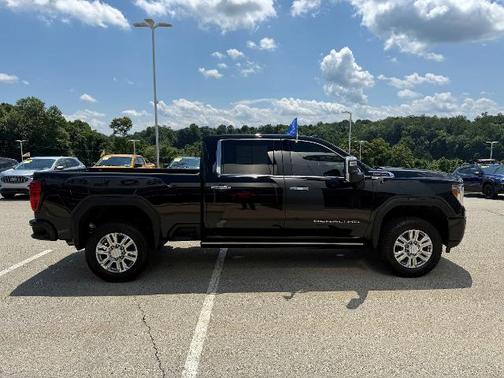 2022 GMC Sierra 1500 DENALI