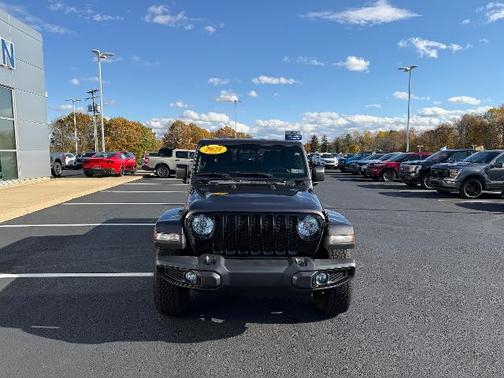 2021 Jeep Gladiator SPORT