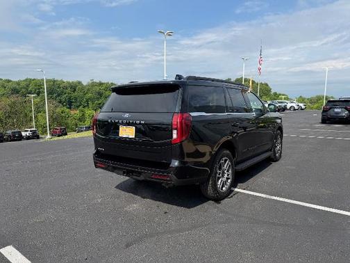 AGATE BLACK METALLIC 2025 Ford Expedition ACTIVE