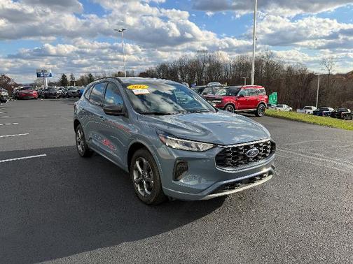 2023 Ford Escape ST-LINE