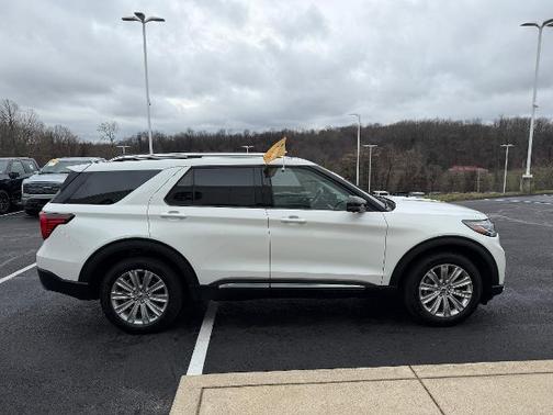 STAR WHITE MET TRI-COAT 2025 Ford Explorer PLATINUM