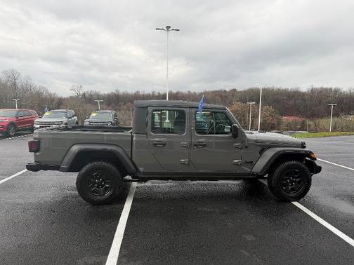 2021 Jeep Gladiator SPORT