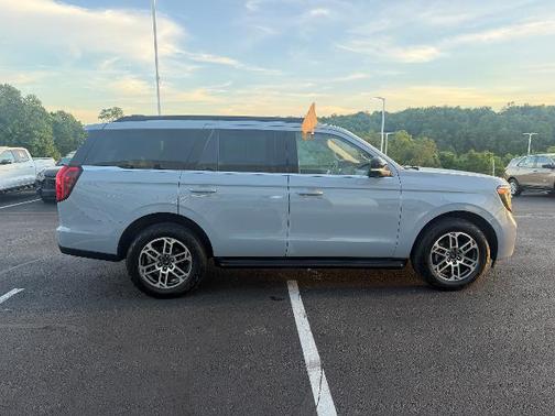 GLACIER GRAY METALLIC TC 2025 Ford Expedition ACTIVE