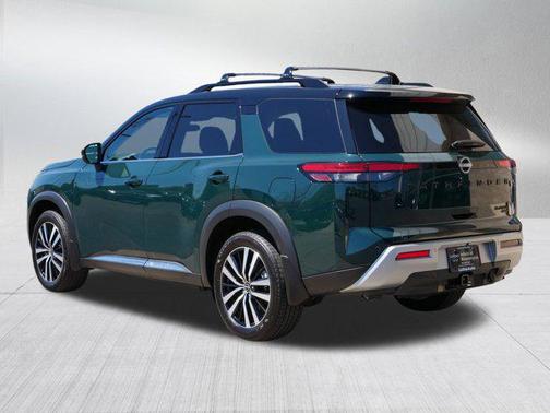 2024 Nissan Pathfinder Platinum 4WD
