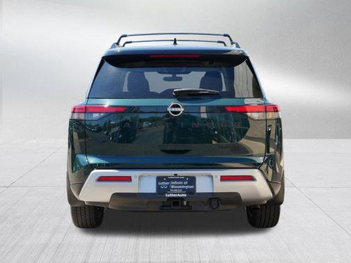 2024 Nissan Pathfinder Platinum 4WD