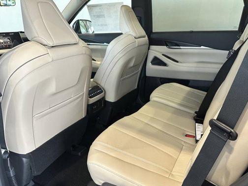 2025 INFINITI QX60 SENSORY