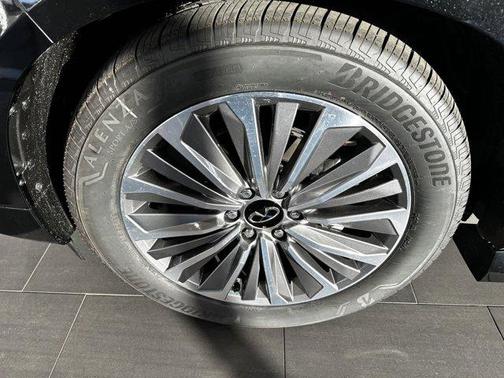 2025 INFINITI QX80 SENSORY AWD