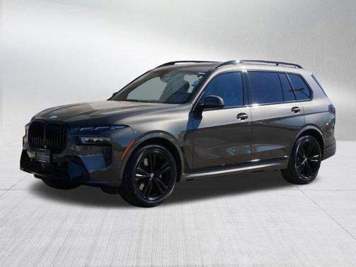 Manhattan Green Metallic 2024 BMW X7 xDrive40i