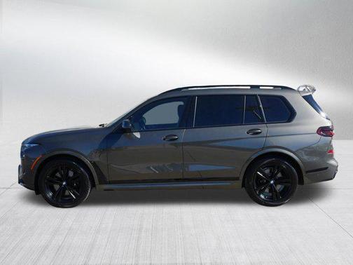 Manhattan Green Metallic 2024 BMW X7 xDrive40i