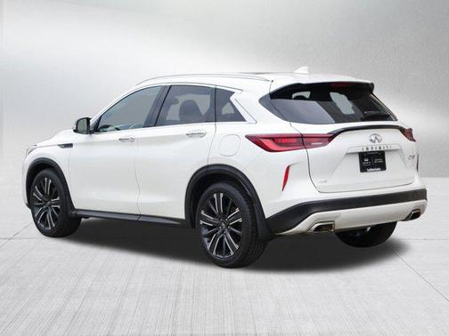 2022 INFINITI QX50 LUXE AWD