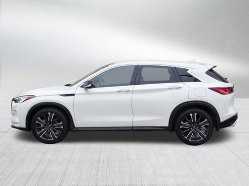 2022 INFINITI QX50 LUXE AWD