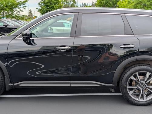 Mineral Black 2025 INFINITI QX60 Luxe