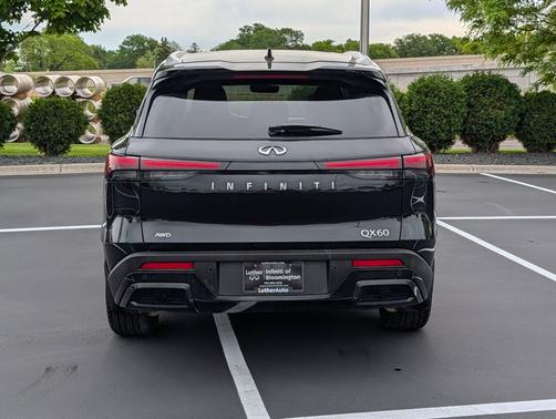 Mineral Black 2025 INFINITI QX60 Luxe