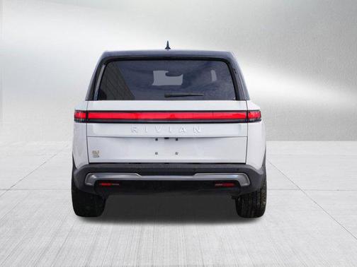 2024 Rivian R1S Adventure Quad Motor Large Pack