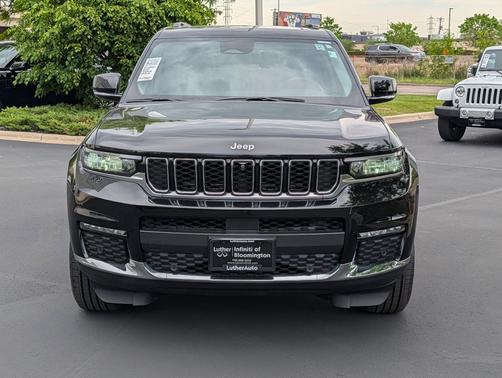 Diamond Black Crystal Pearlcoat 2022 Jeep Grand Cherokee L Limited