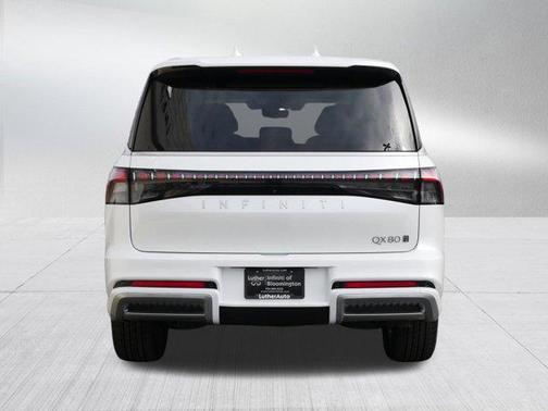 2025 INFINITI QX80 SENSORY AWD