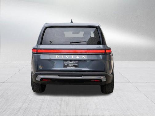 2023 Rivian R1S Adventure