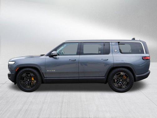 2023 Rivian R1S Adventure