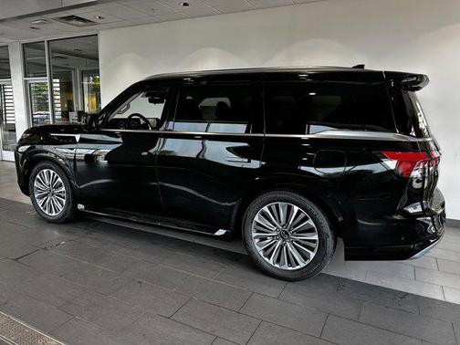 2025 INFINITI QX80 SENSORY AWD