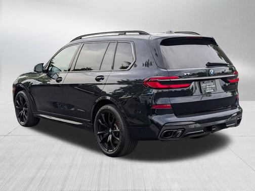 Carbon Black Metallic 2024 BMW X7 M60i