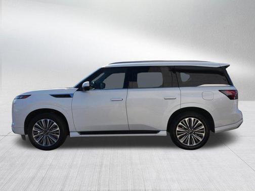 Radiant White 2025 INFINITI QX80 Luxe