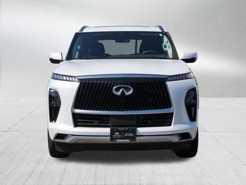 Radiant White 2025 INFINITI QX80 Luxe
