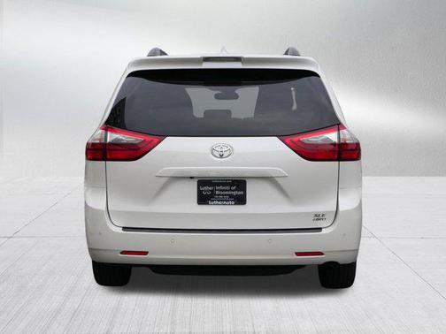 2020 Toyota Sienna XLE Premium