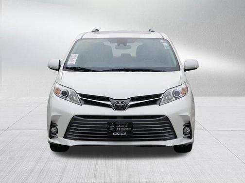 2020 Toyota Sienna XLE Premium