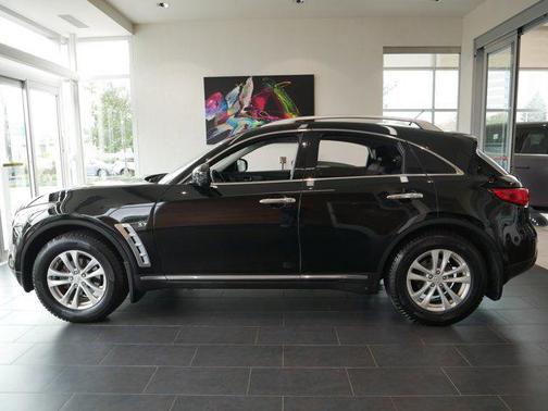 2017 INFINITI QX70 Base