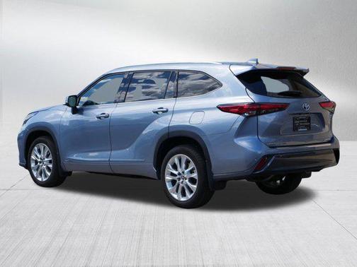 2022 Toyota Highlander Hybrid Limited