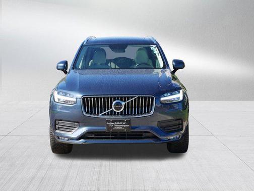 2021 Volvo XC90 T6 Momentum
