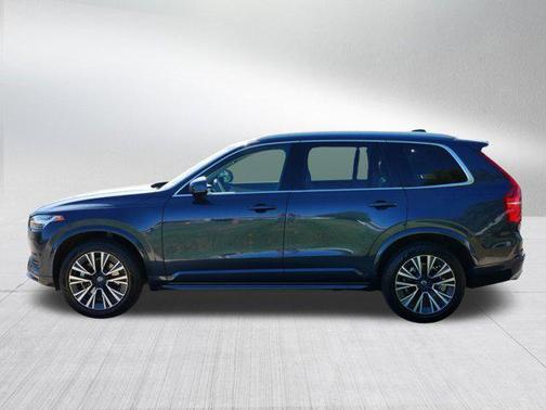 2021 Volvo XC90 T6 Momentum