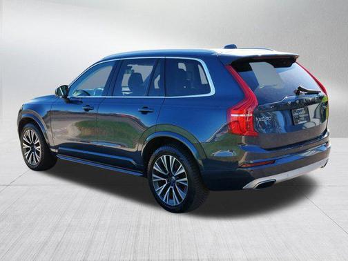 2021 Volvo XC90 T6 Momentum