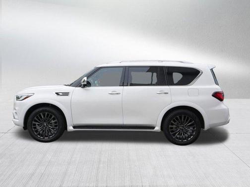 2024 INFINITI QX80 SENSORY AWD