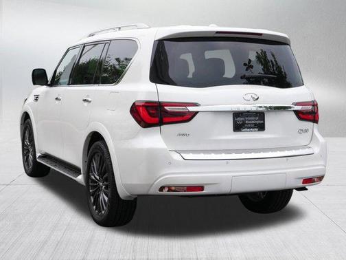 2024 INFINITI QX80 SENSORY AWD