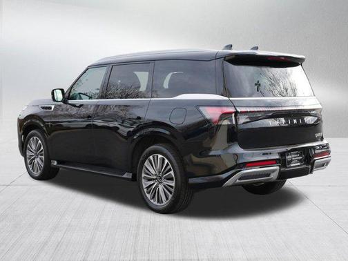 2025 INFINITI QX80 SENSORY AWD